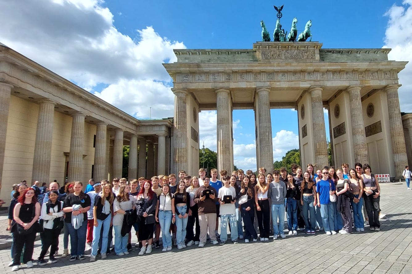 Mehr über den Artikel erfahren Klassenfahrt Berlin 2024