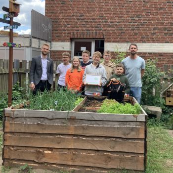 LzO unterstützt Holz und Garten-AG