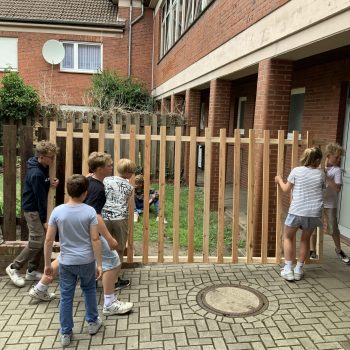 Ein Tor für den Schulgarten