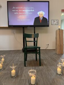 Mehr über den Artikel erfahren Übergabe der Friedensleuchte an die Don-Bosco-Schule