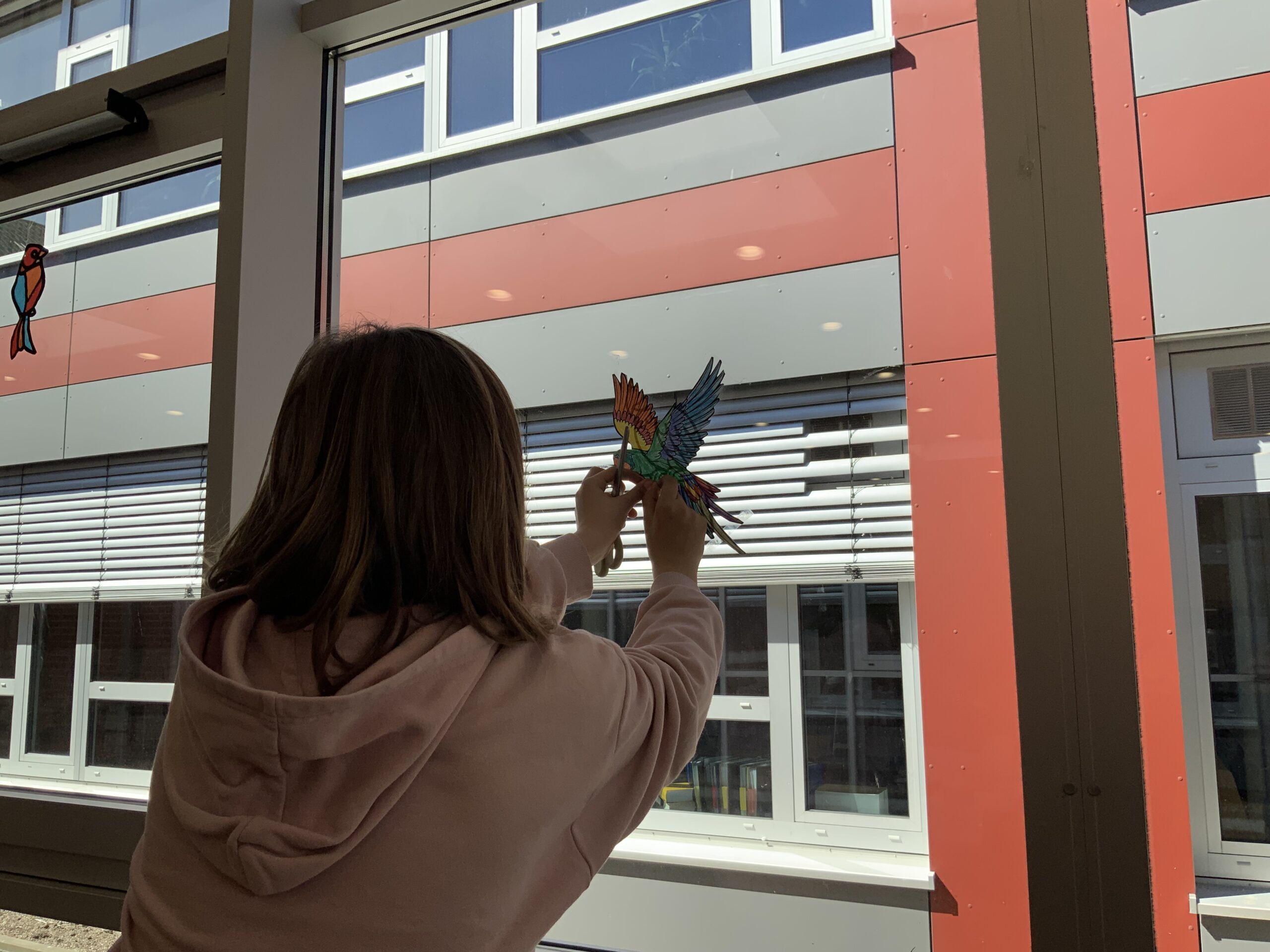 Du betrachtest gerade Fensterschmuck für das Lernbüro